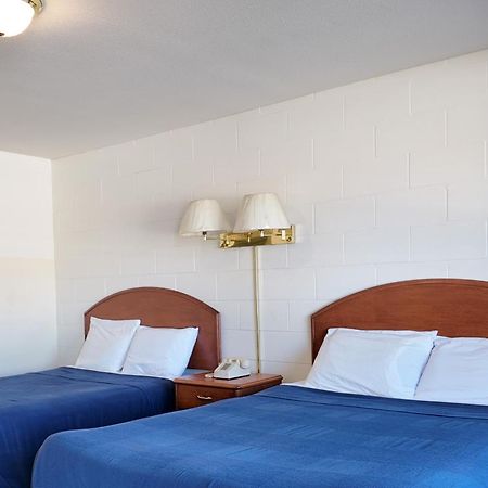 Prince Motel Πρινς Τζορτζ Εξωτερικό φωτογραφία